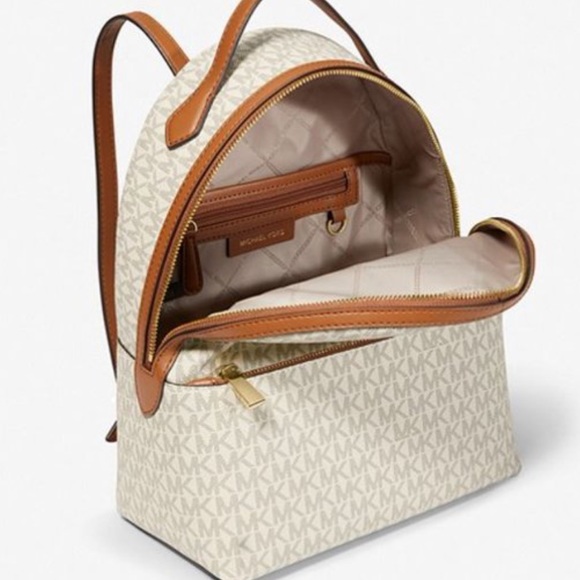 Michael Kors Womens Valerie Medium Logo Backpack 30F2G9VB2B-149 (Vanilla)
NWT - Picture 10 of 16